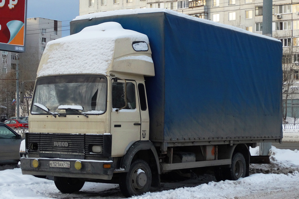 Татарстан, № Е 121 АХ 716 — IVECO (общая модель)