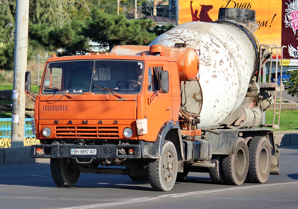 Одесская область, № ВН 8892 АС — КамАЗ (общая модель)