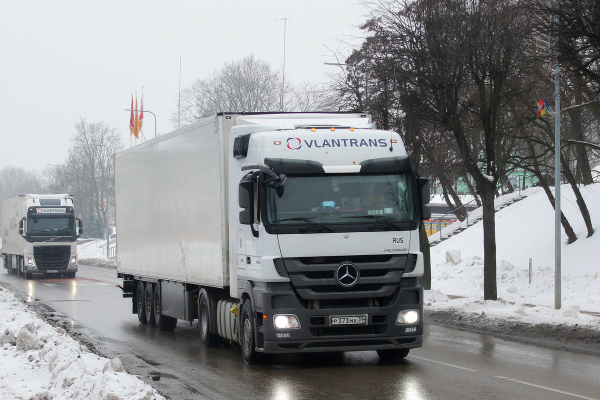 Калининградская область, № Р 373 МА 39 — Mercedes-Benz Actros ('2009) 1844