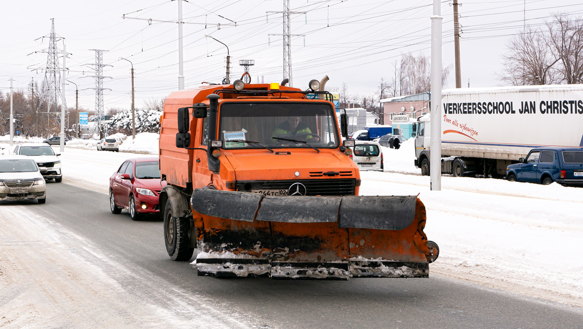 Башкортостан, № В 044 ТС 02 — Mercedes-Benz Unimog U1400