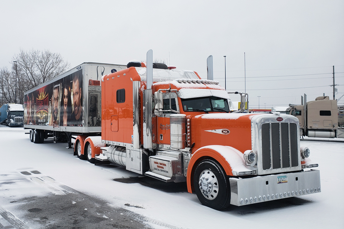 США, № AJ24217 — Peterbilt 389