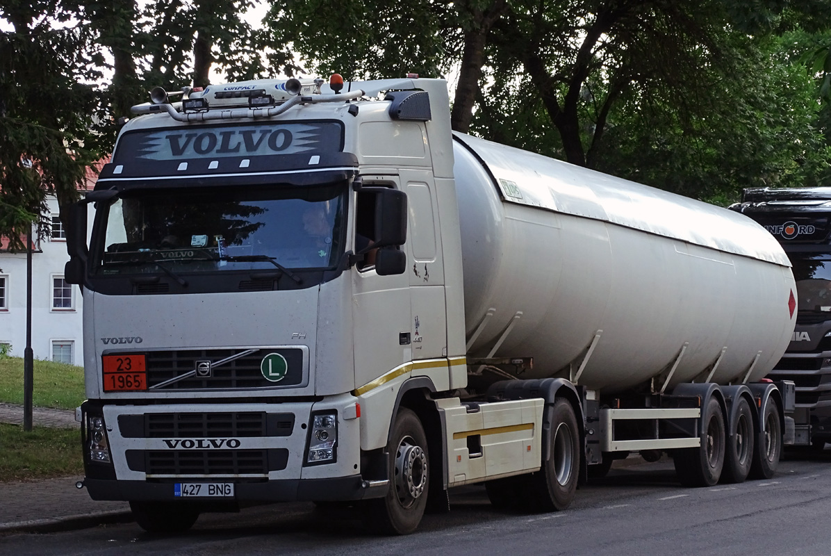 Эстония, № 427 BNG — Volvo ('2002) FH12.440