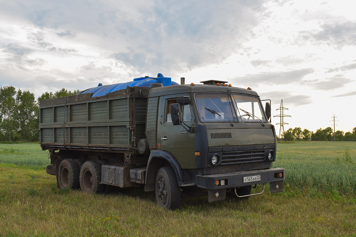 Алтайский край, № Е 565 АХ 22 — КамАЗ-5320