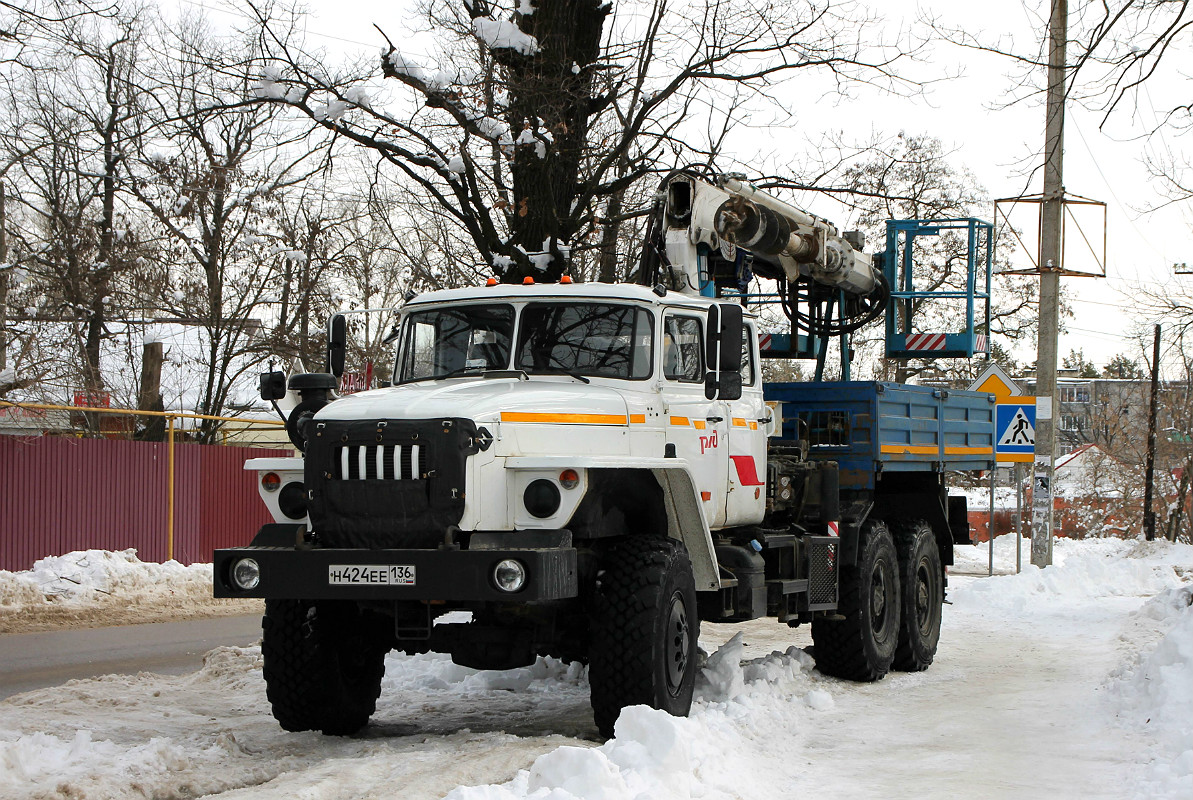 Воронежская область, № Н 424 ЕЕ 136 — Урал-4320 (общая модель)