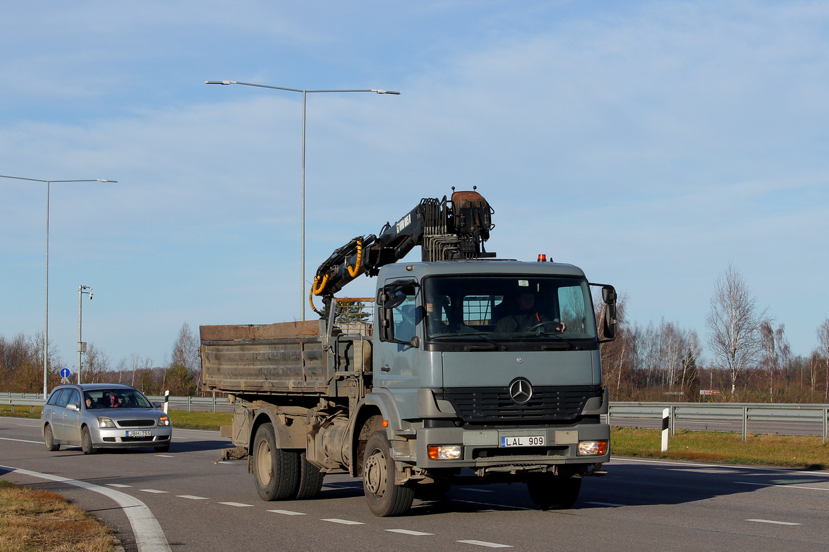 Литва, № LAL 909 — Mercedes-Benz Atego (общ.м)