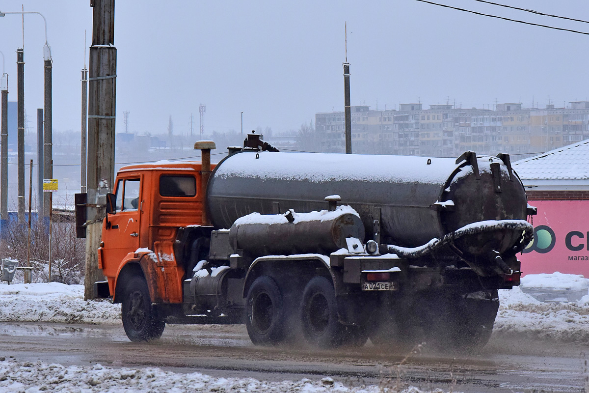 Волгоградская область, № А 021 СЕ 34 — КамАЗ-53213