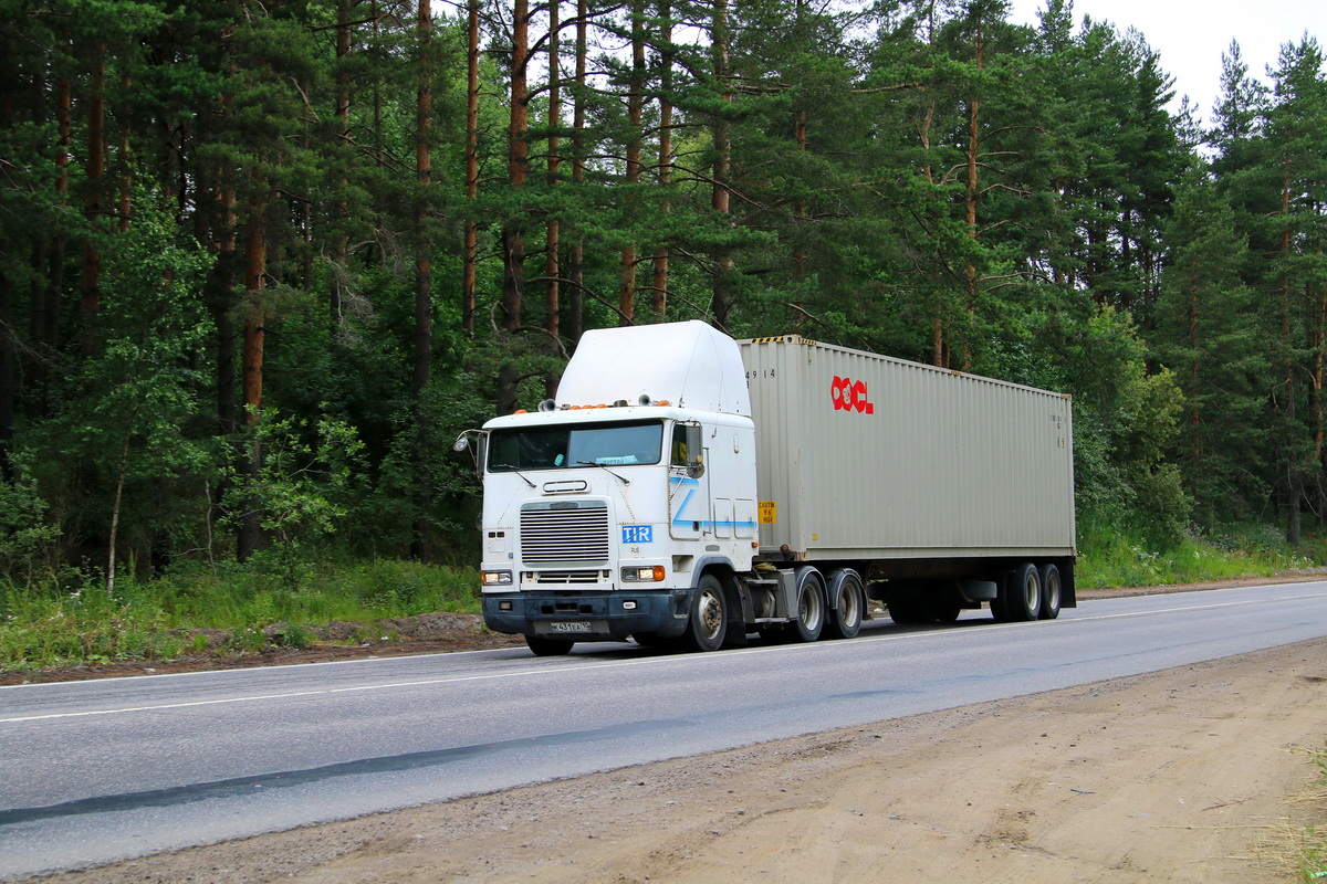 Карелия, № К 431 ЕА 10 — Freightliner FLB