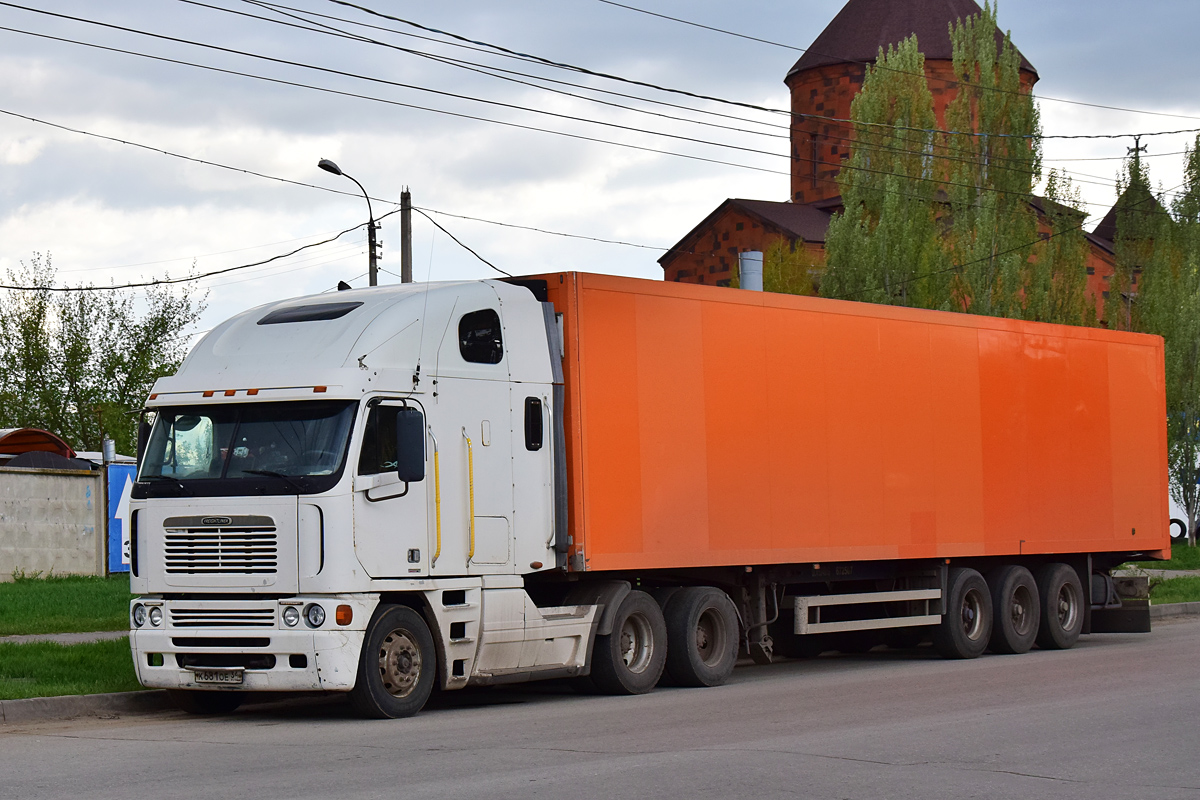 Волгоградская область, № К 681 ОЕ 34 — Freightliner Argosy