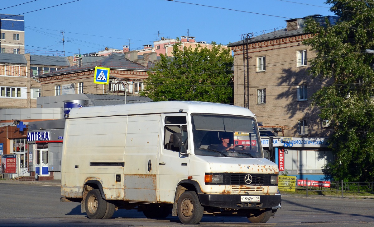 Удмуртия, № С 842 МТ 18 — Mercedes-Benz T2 ('1986)