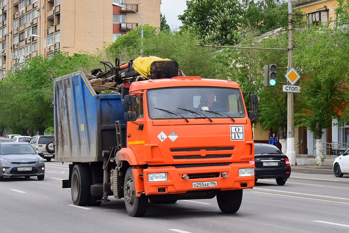 Волгоградская область, № О 255 АЕ 196 — КамАЗ-43253 (общая модель)