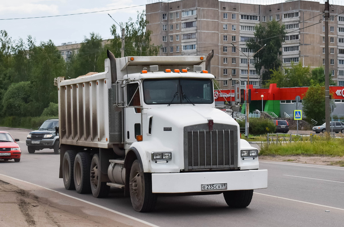 Тверская область, № Е 235 СХ 69 — Kenworth T800