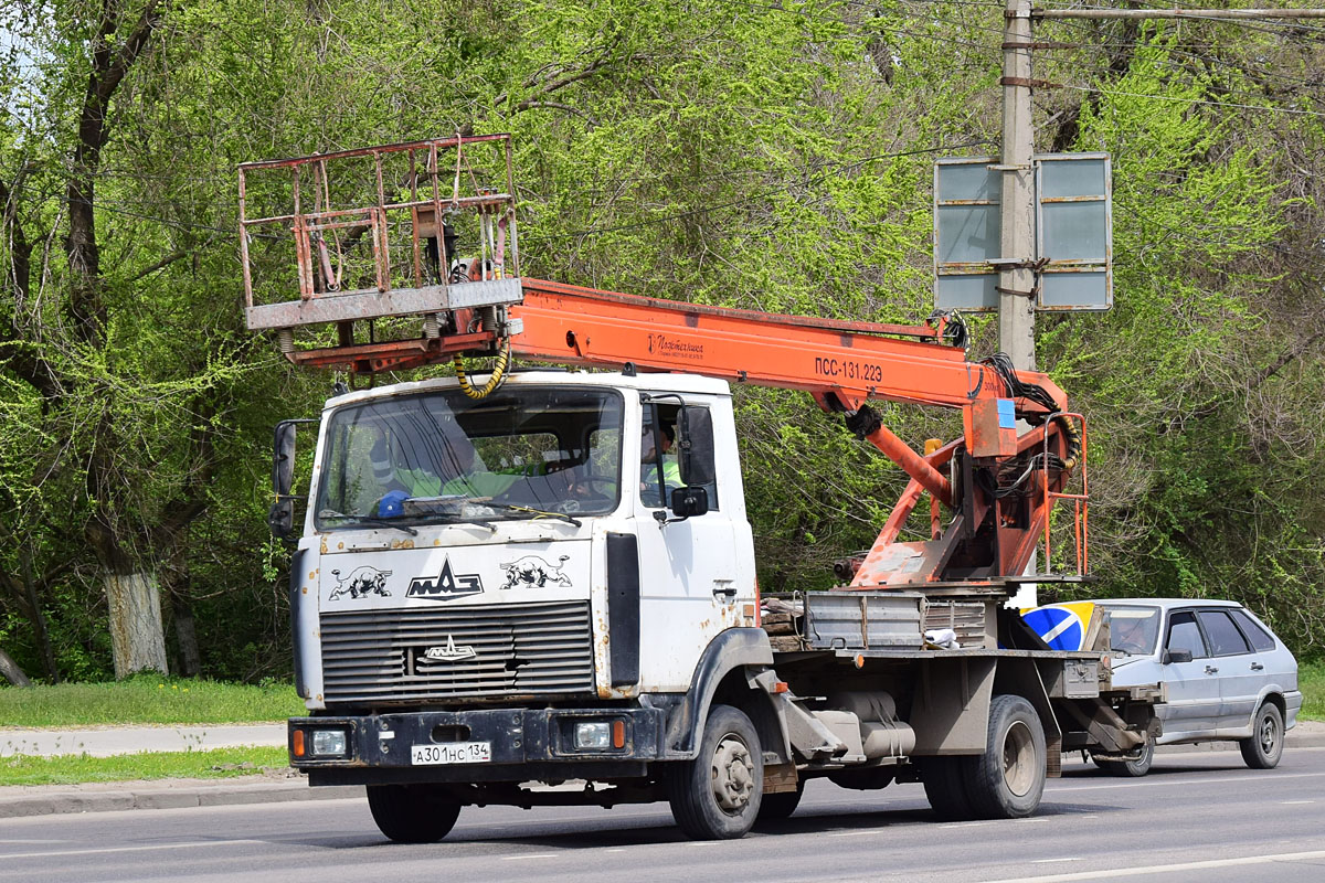 Волгоградская область, № А 301 НС 134 — МАЗ-437043 "Зубрёнок"