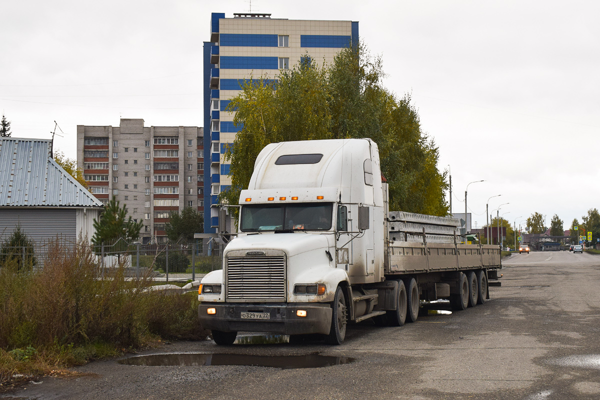 Алтайский край, № О 329 УА 22 — Freightliner FLD 112