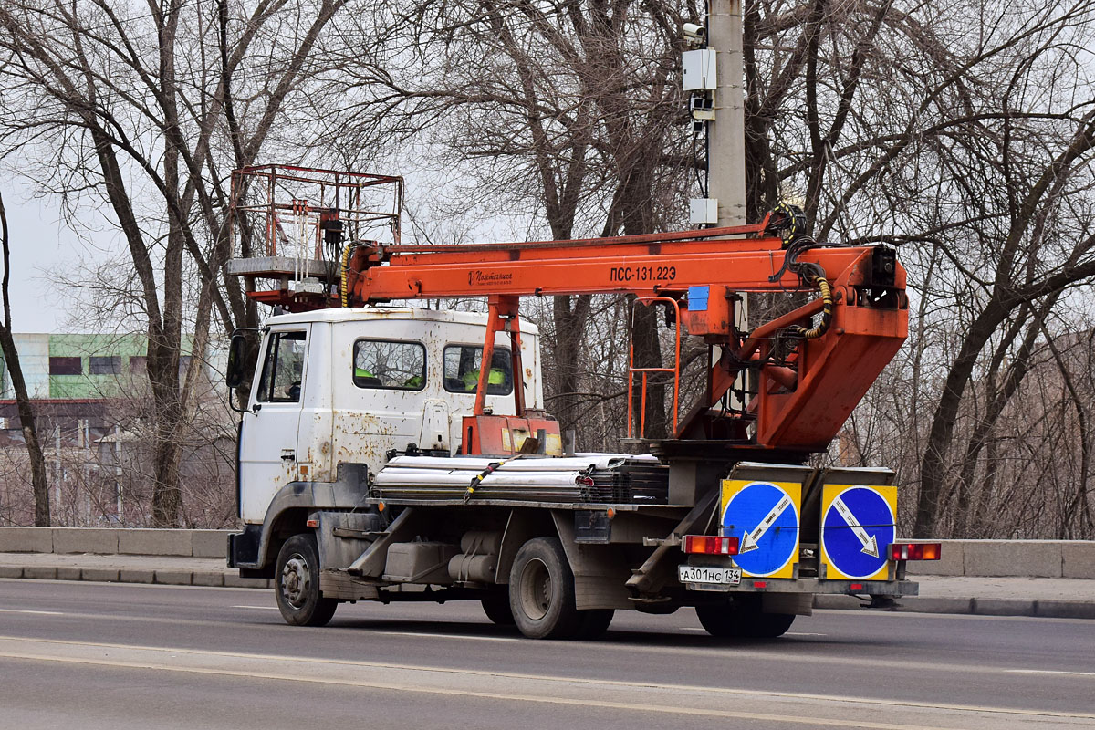 Волгоградская область, № А 301 НС 134 — МАЗ-437043 "Зубрёнок"