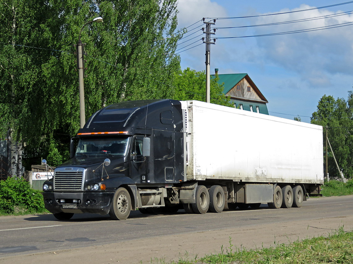 Кировская область, № С 012 НУ 43 — Freightliner Century Class
