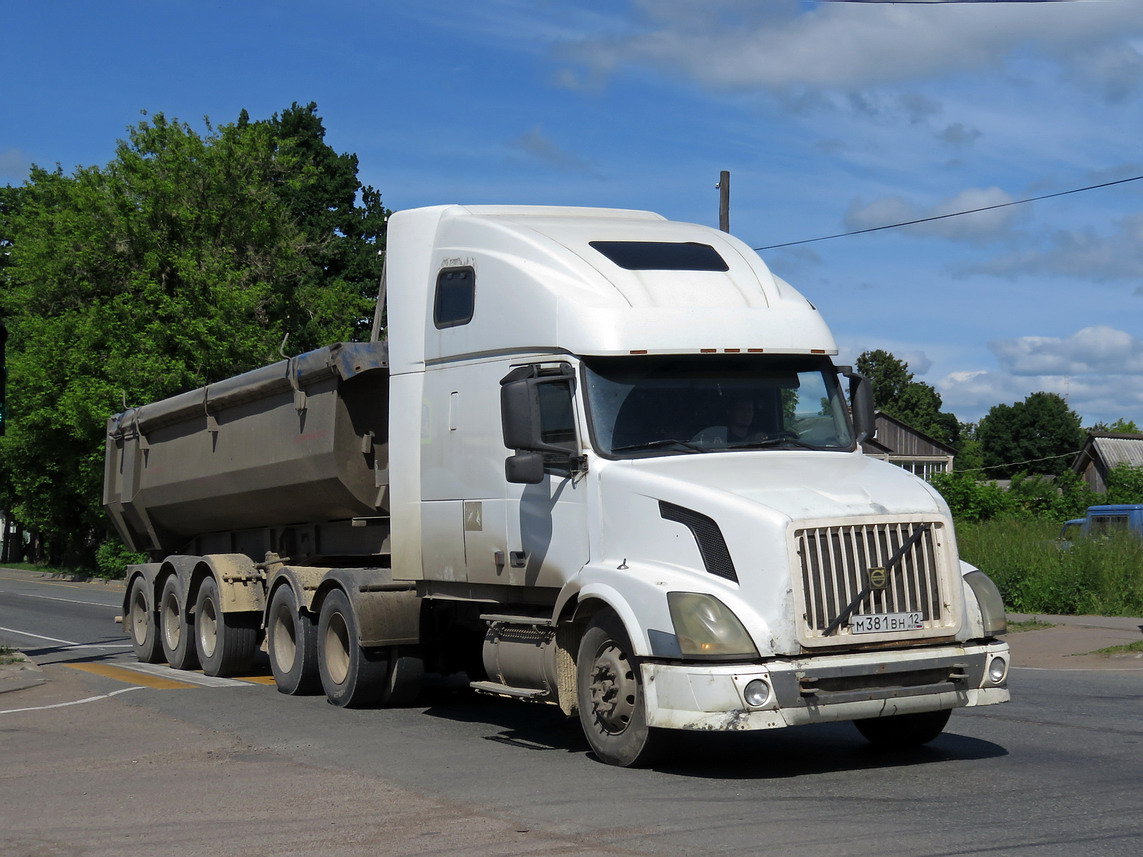 Марий Эл, № М 381 ВН 12 — Volvo VNL670