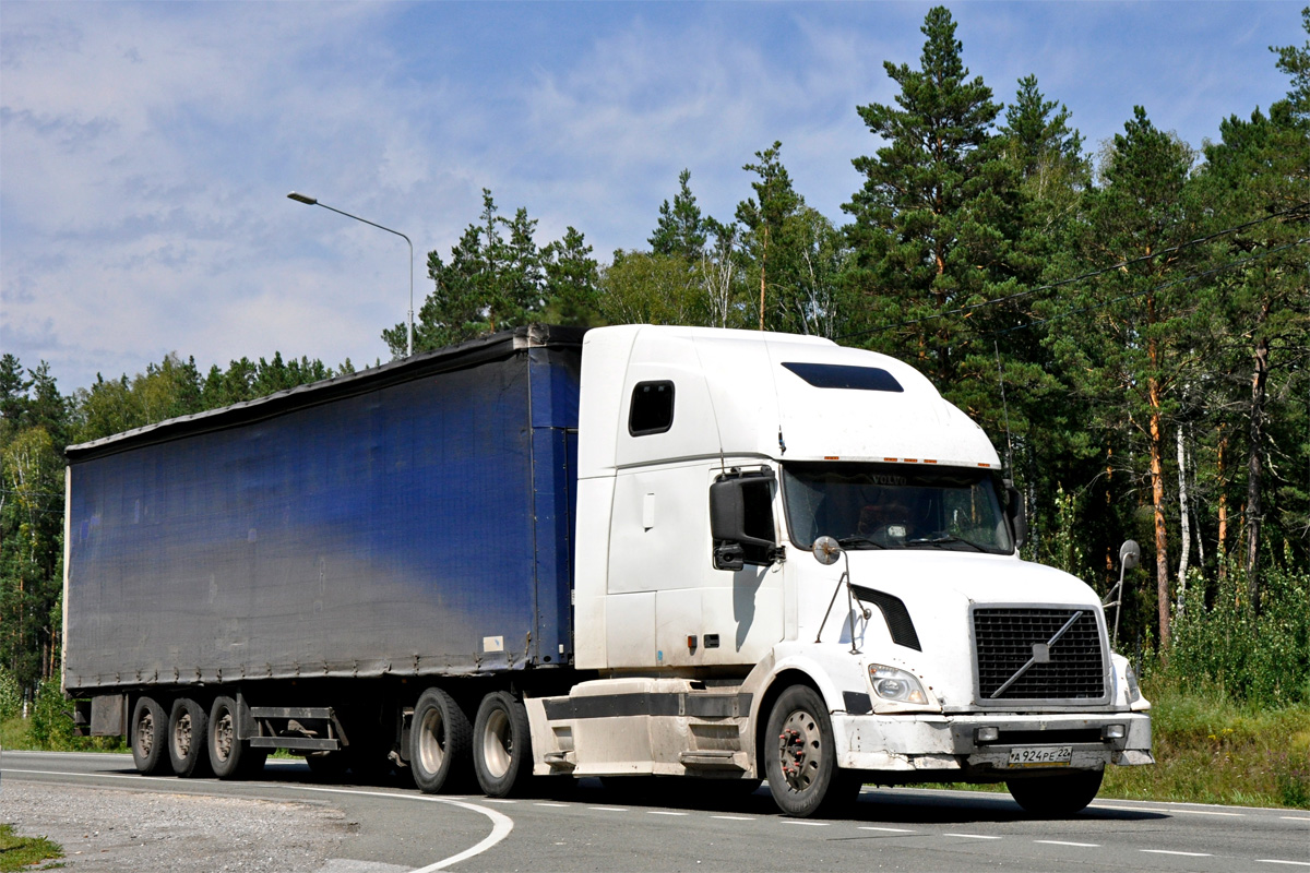 Алтайский край, № А 924 РЕ 22 — Volvo VNL670