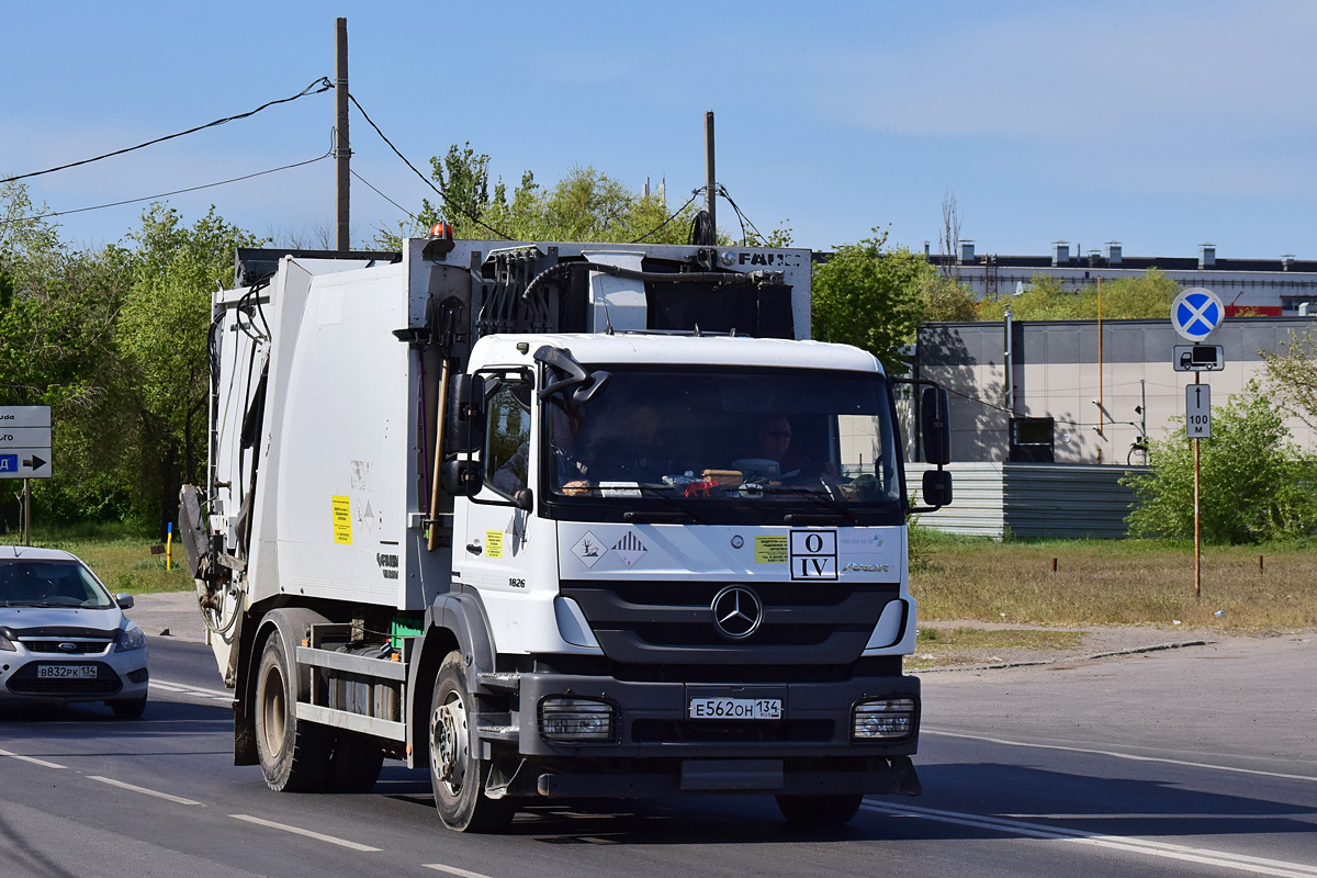 Волгоградская область, № Е 562 ОН 134 — Mercedes-Benz Axor 1826 [Z9M]