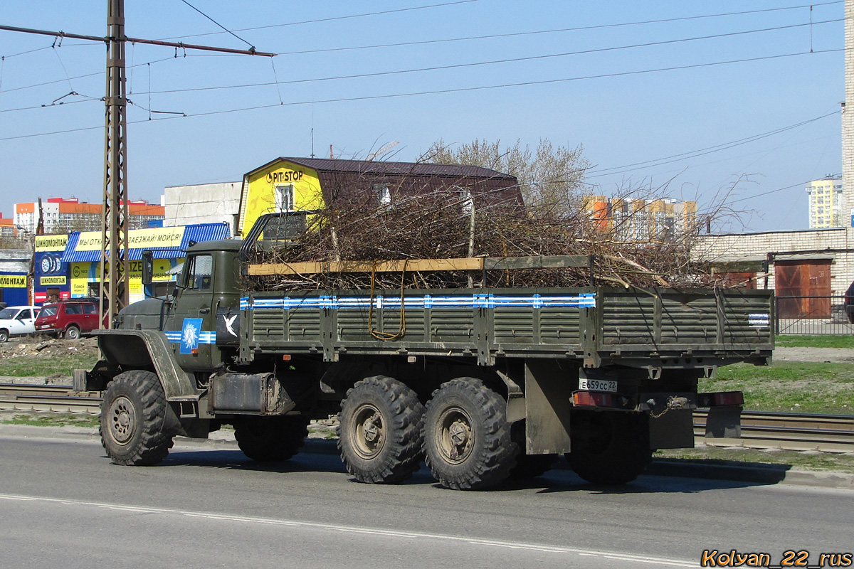 Алтайский край, № Е 659 СС 22 — Урал-4320-40