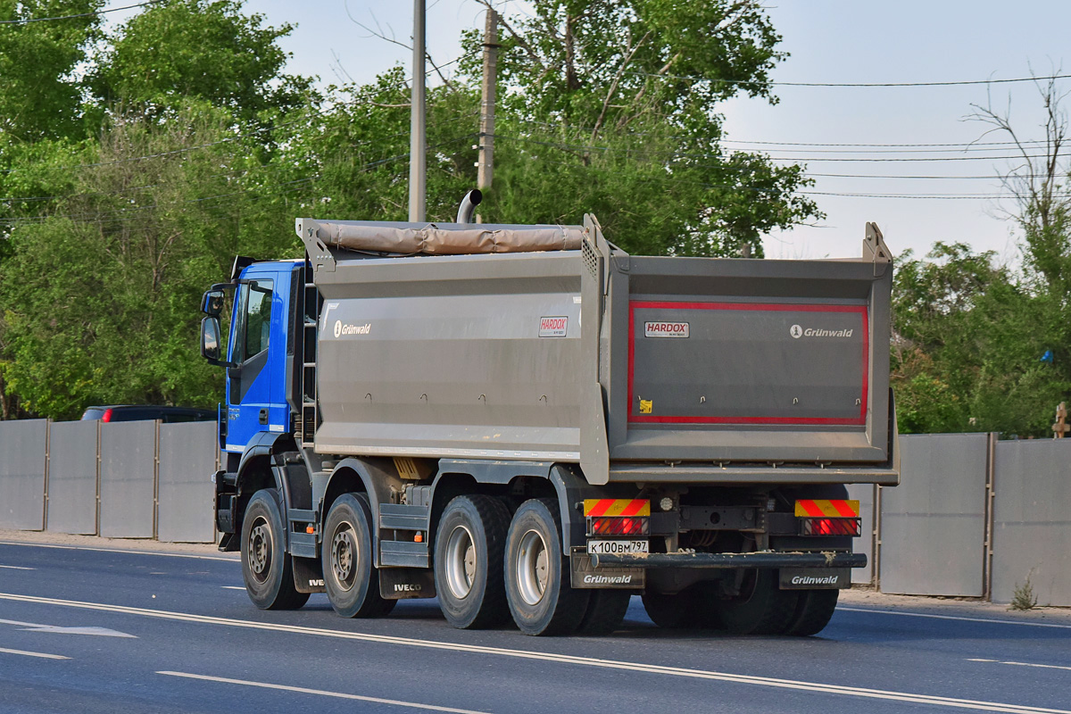 Москва, № К 100 ВМ 797 — IVECO Trakker ('2013)