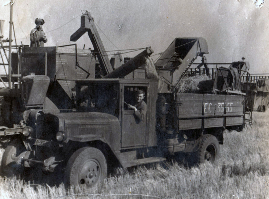 Омская область, № ЕС 35-55 — УралЗИС-5В; Омская область — Исторические фотографии (Автомобили)