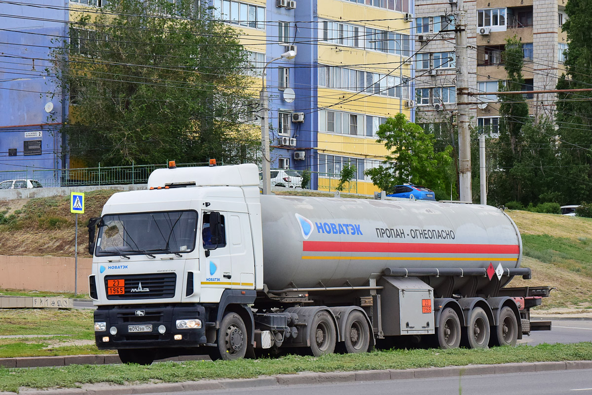 Волгоградская область, № В 092 ВВ 134 — МАЗ-6430B9