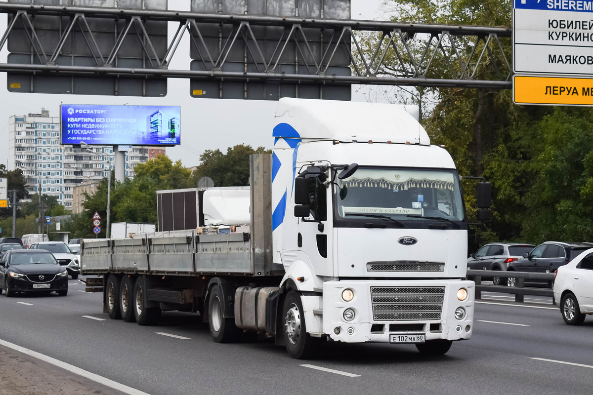 Псковская область, № Е 102 МА 60 — Ford Cargo ('2007) 1838T