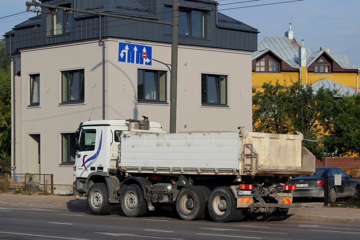 Литва, № MEU 419 — Mercedes-Benz Actros ('2003)