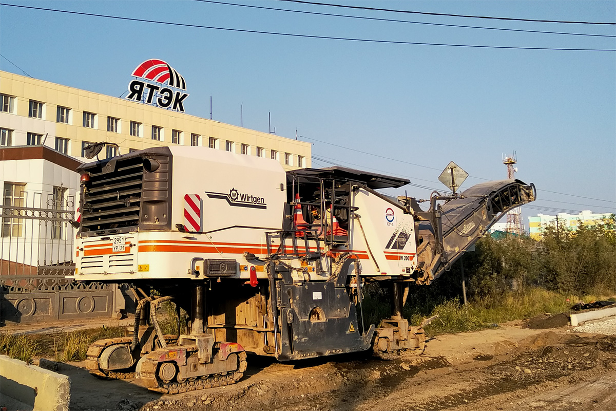 Чувашия, № 2951 УР 21 — Wirtgen W 200