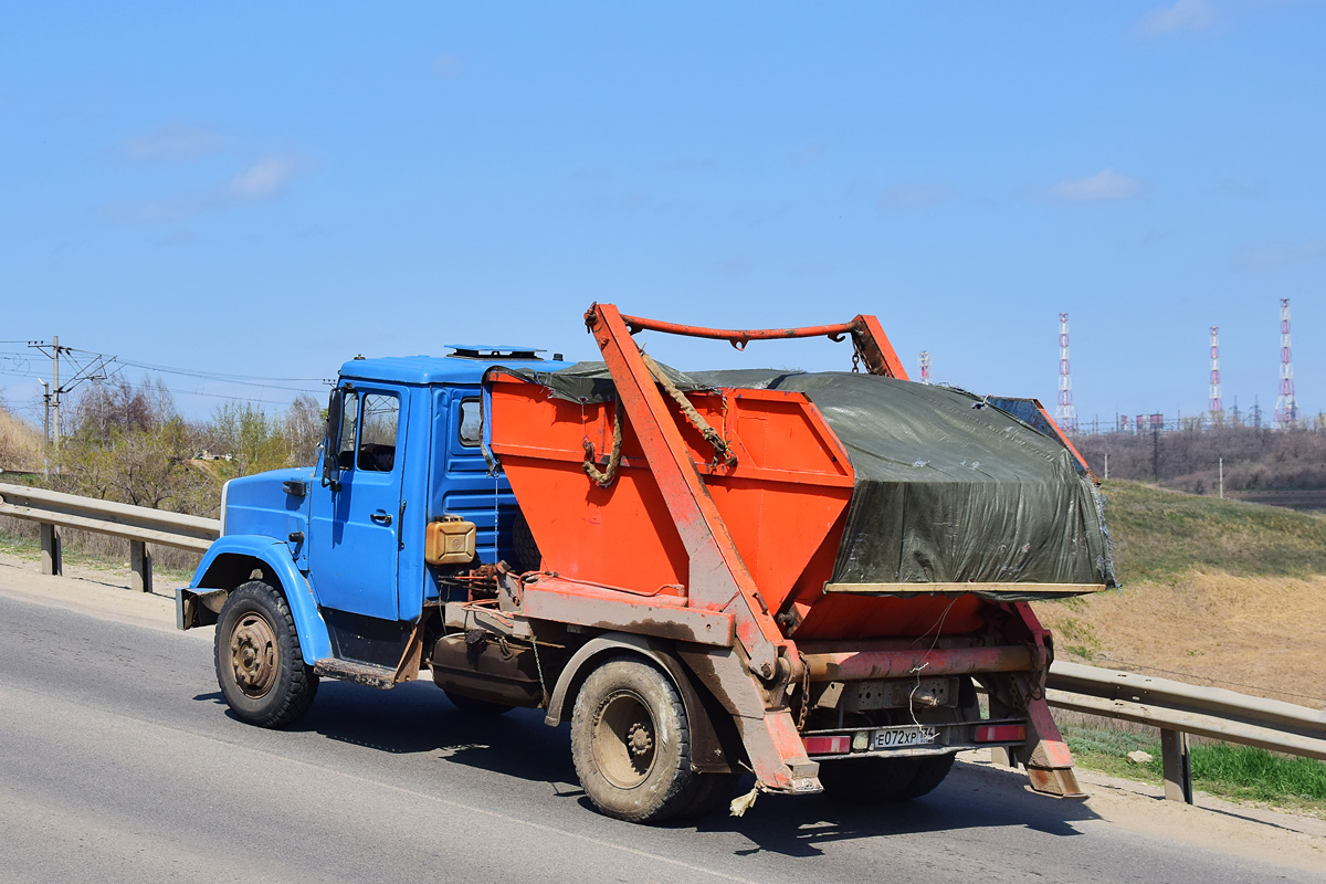 Волгоградская область, № Е 072 ХР 134 — ЗИЛ-497442