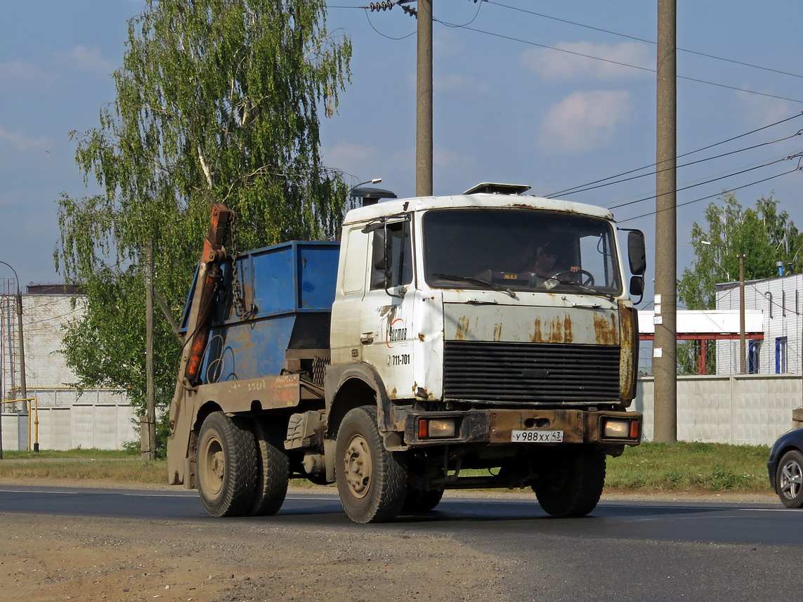 Кировская область, № У 988 ХХ 43 — МАЗ-543203