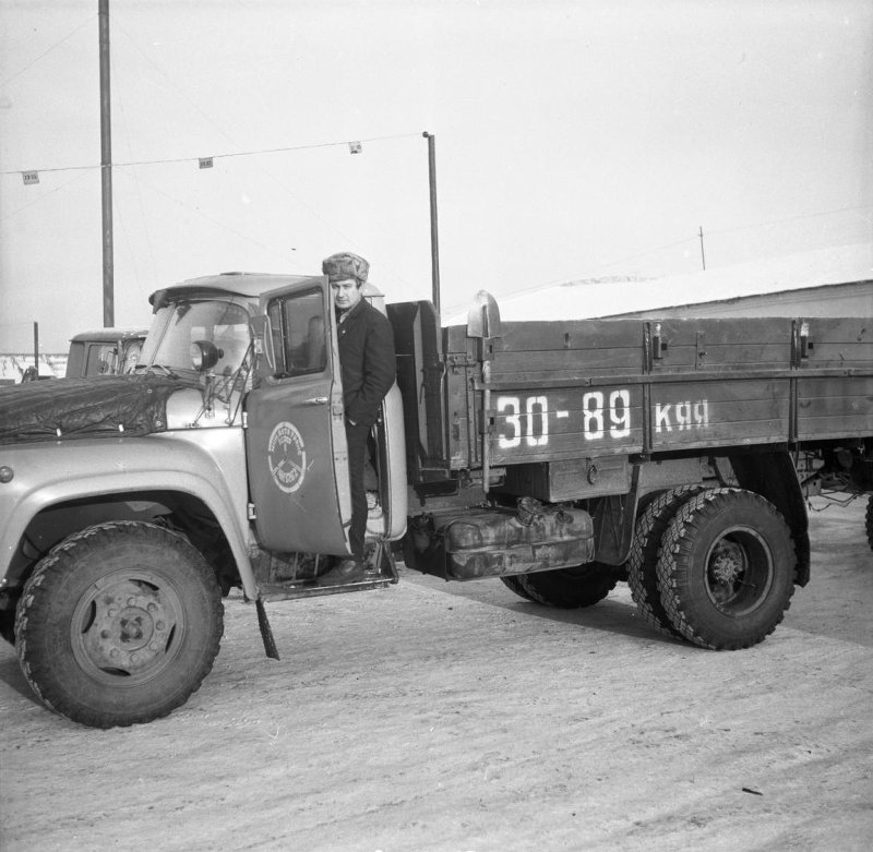 Красноярский край, № 30-89 КЯЯ — ЗИЛ-130; Красноярский край — Исторические фотографии (Автомобили)