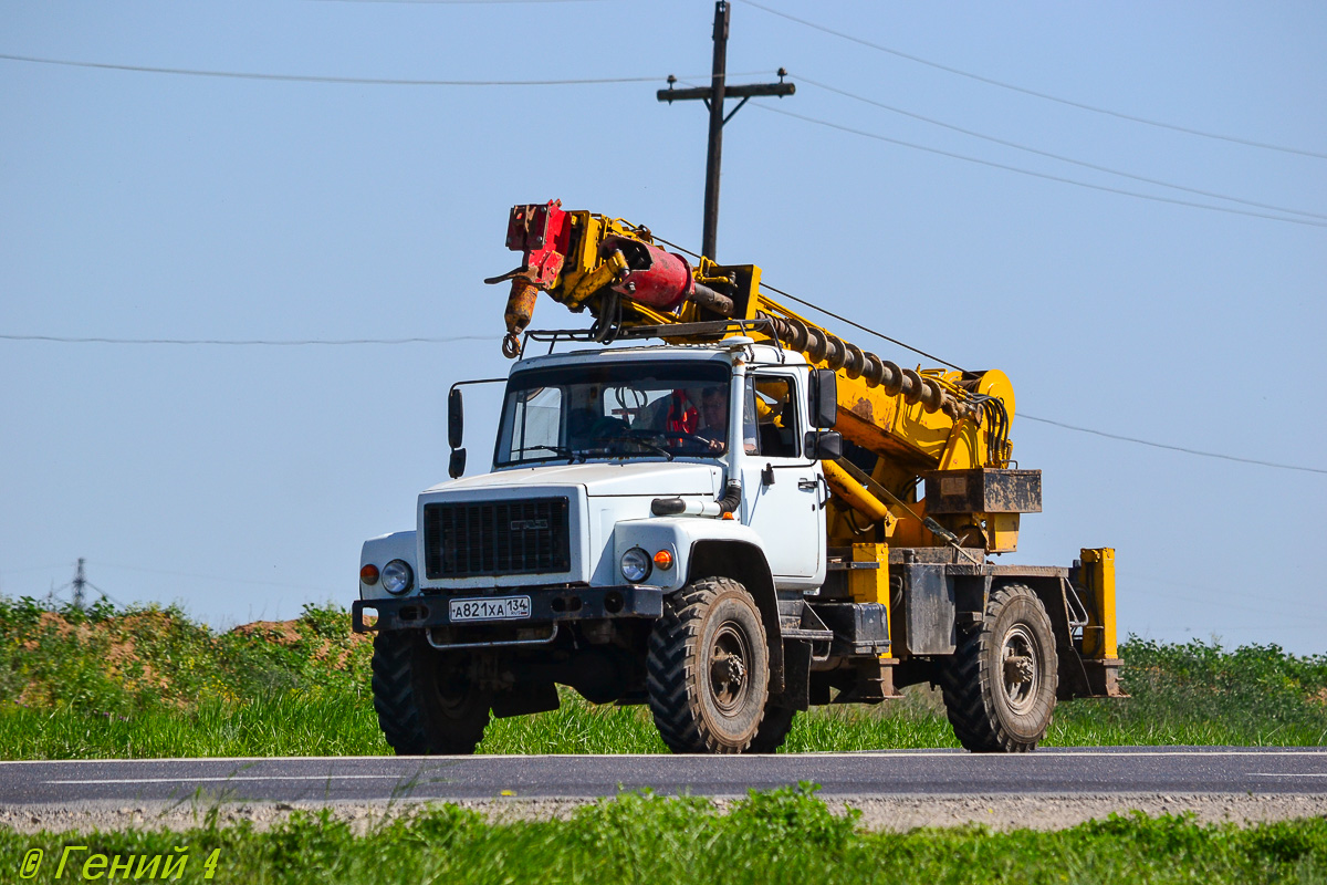 Волгоградская область, № А 821 ХА 134 — ГАЗ-33081 «Садко»