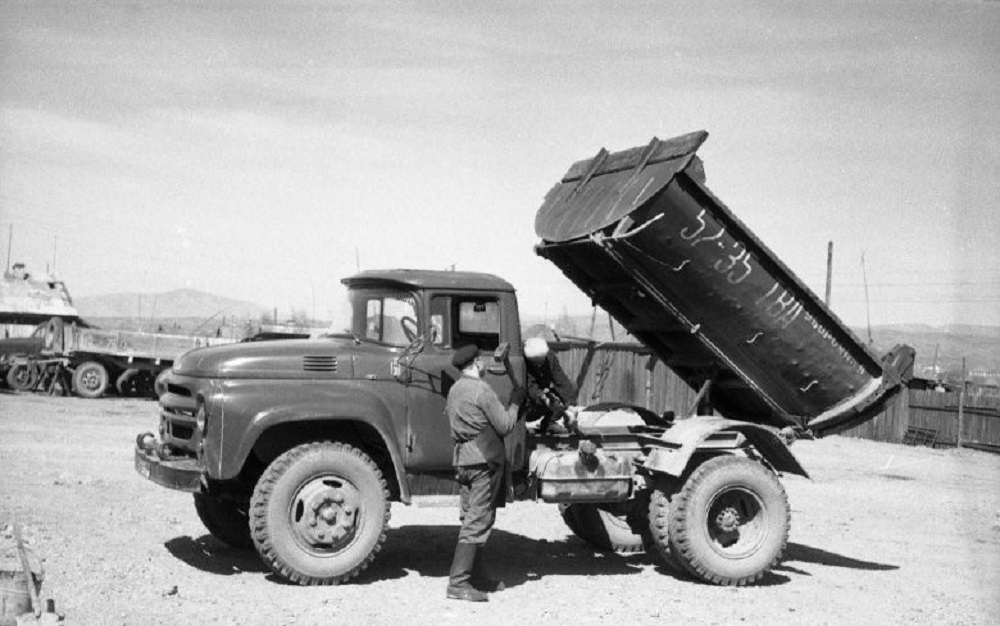 Тува, № 57-35 ТВА — ЗИЛ-130Д1; Тува — Исторические фотографии (Автомобили)