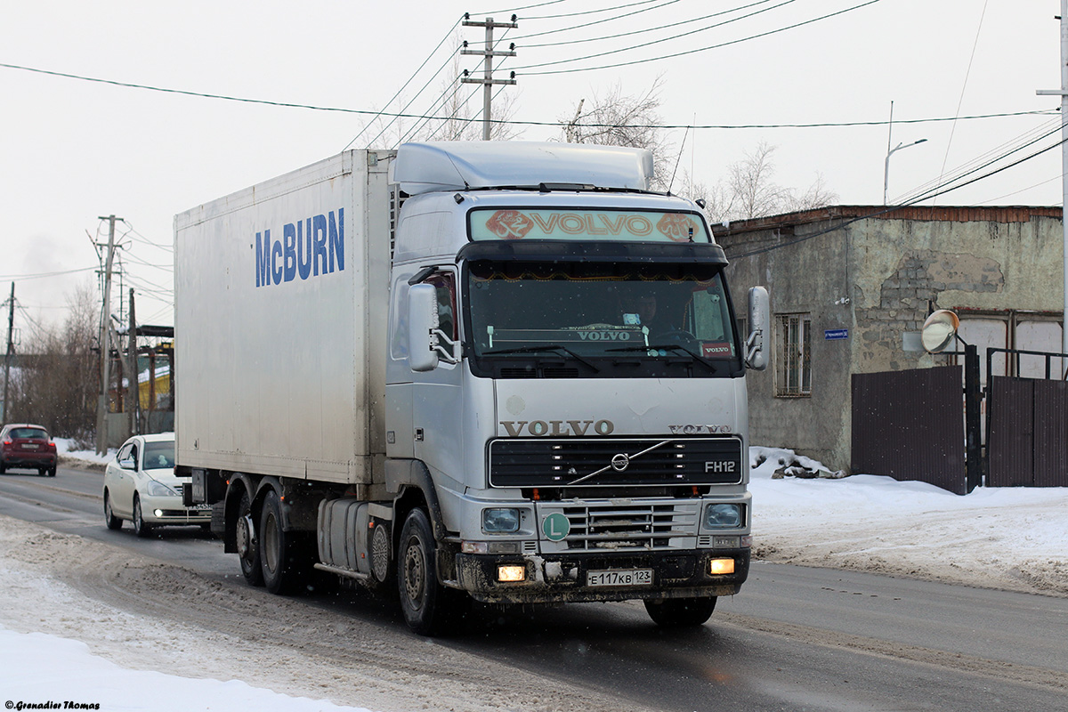 Адыгея, № Е 117 КВ 123 — Volvo ('1993) FH12.380