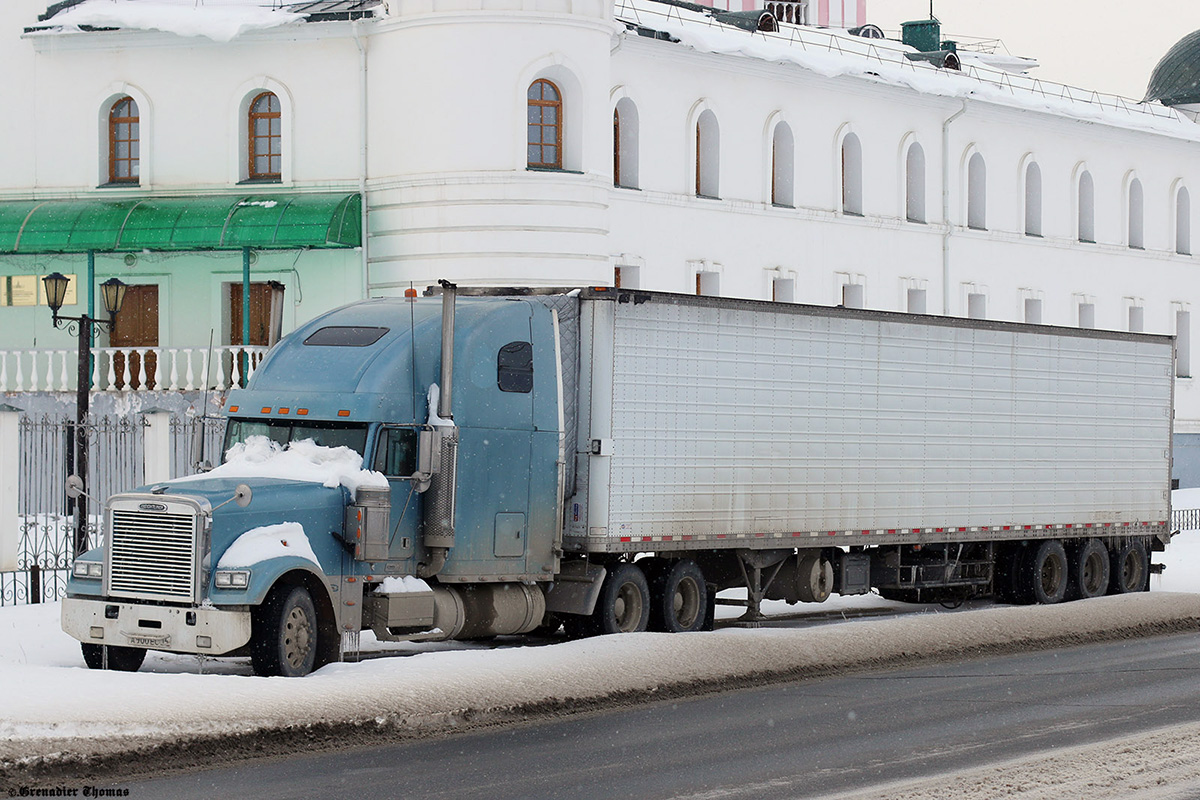 Саха (Якутия), № А 900 ЕС 14 — Freightliner FLD 132 Classic XL