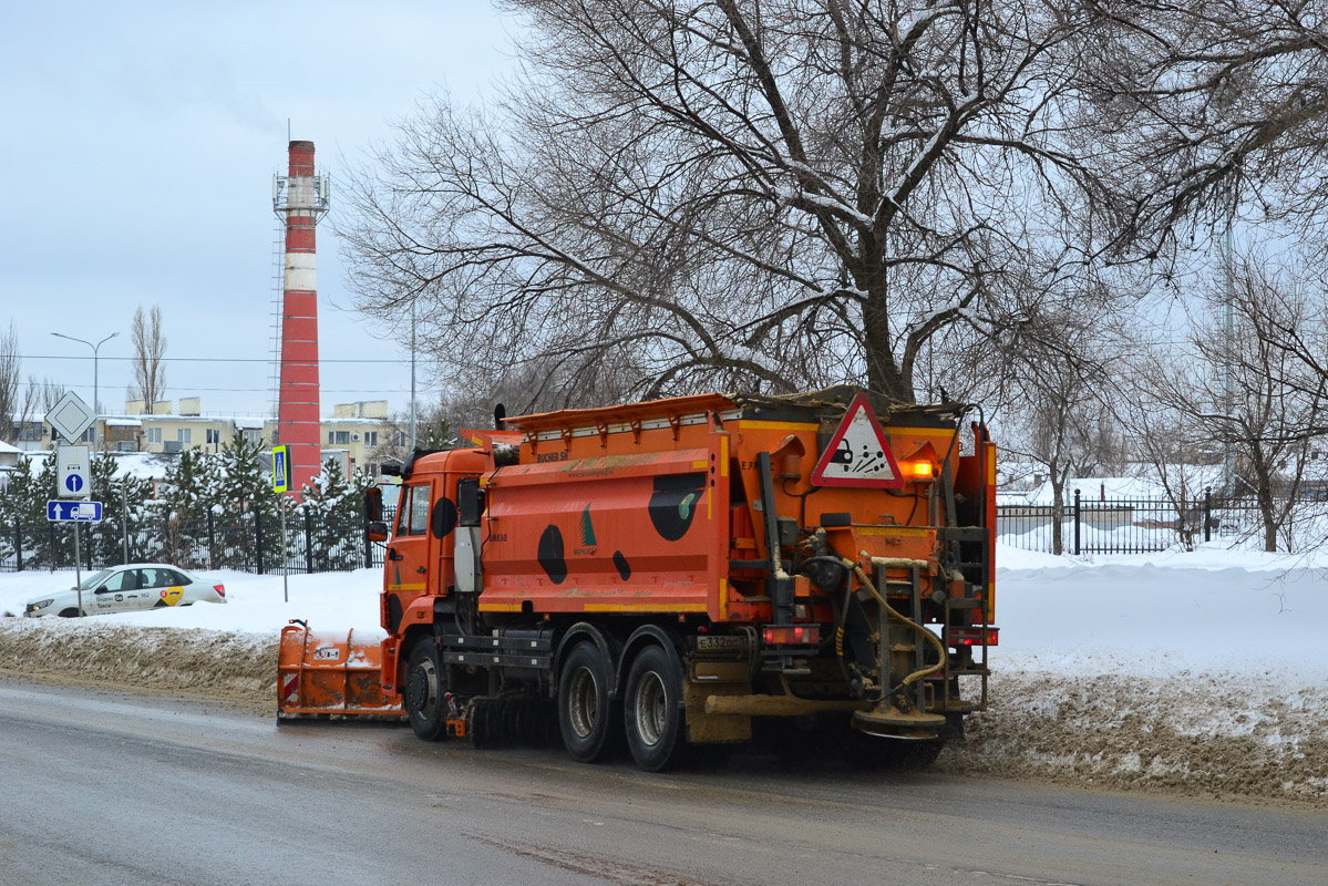 Волгоградская область, № Е 332 ОС 134 — КамАЗ-65115-A5