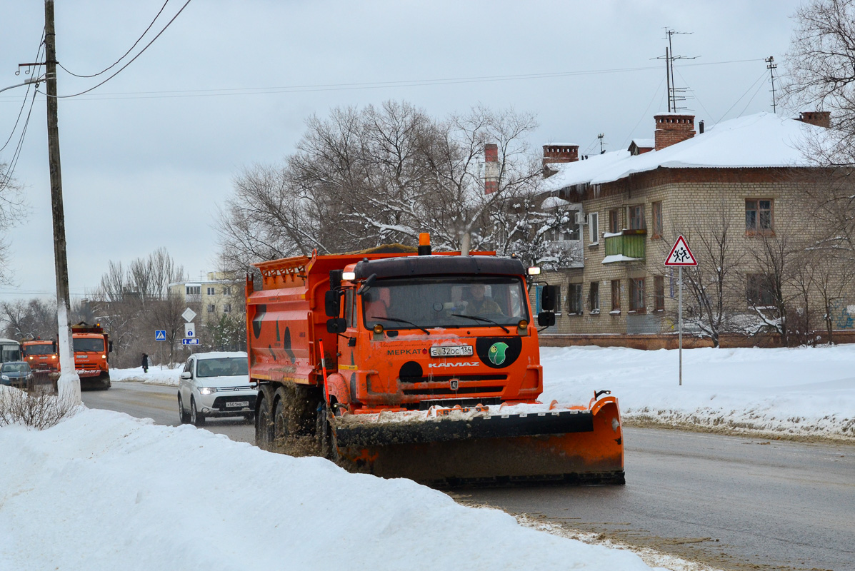 Волгоградская область, № Е 332 ОС 134 — КамАЗ-65115-A5