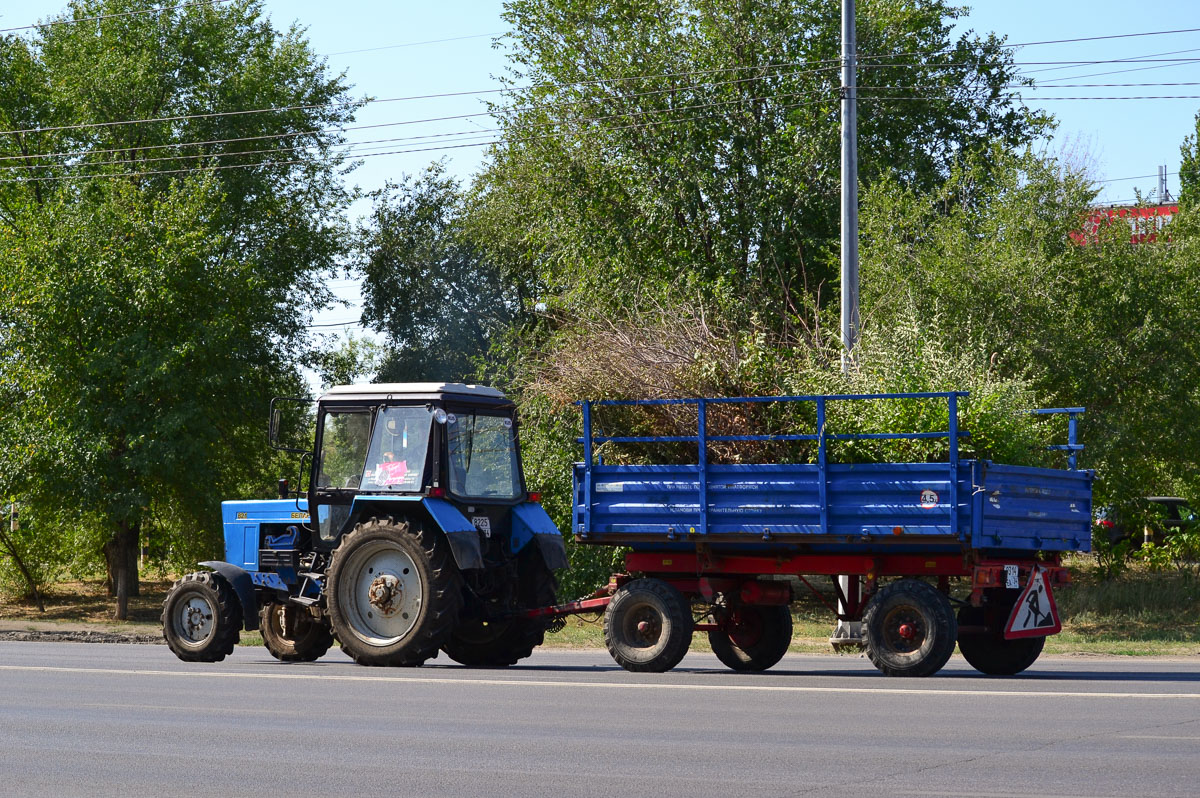 Волгоградская область, № 8225 ВН 34 — Беларус-82.1; Волгоградская область, № 9314 ЕА 34 — 2ПТС-4 (общая модель)