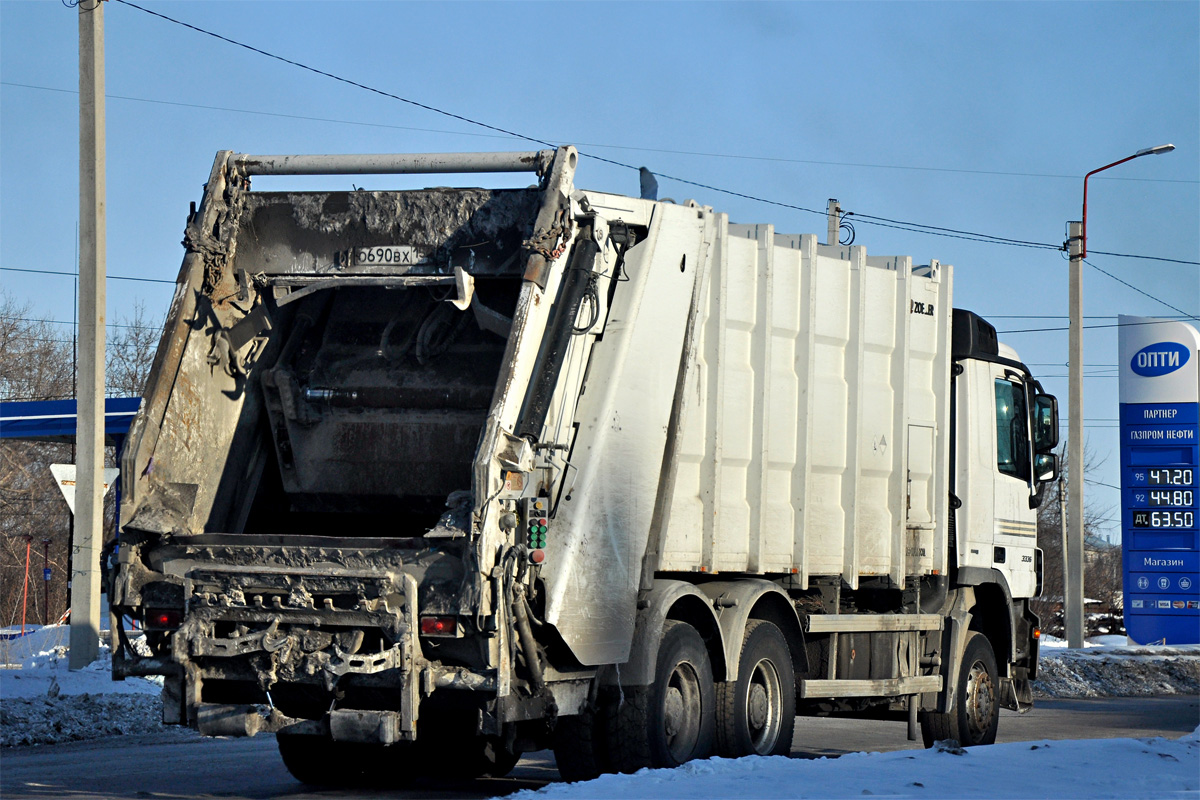 Алтайский край, № О 690 ВХ 154 — Mercedes-Benz Actros '09 3336 [Z9M]