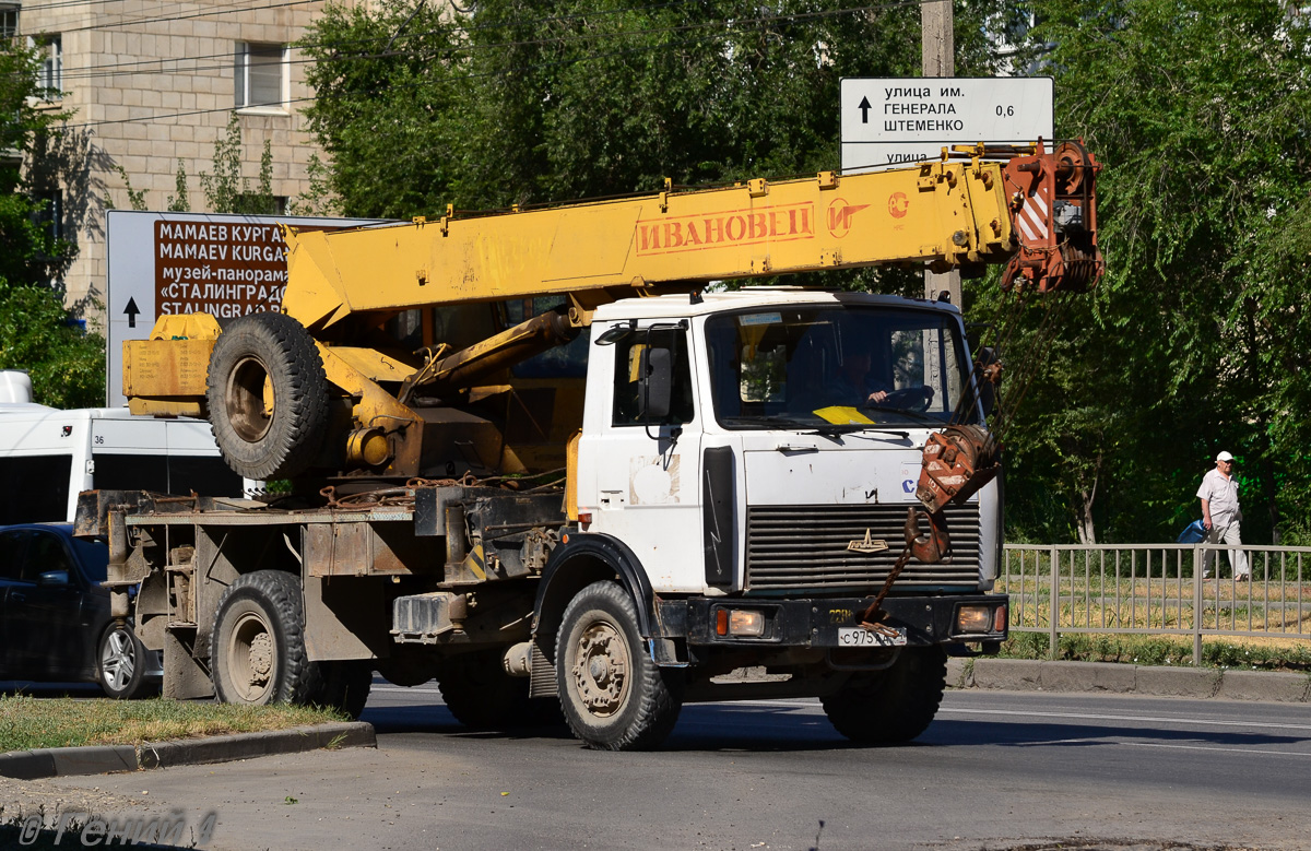 Волгоградская область, № С 975 АА 34 — МАЗ-533702