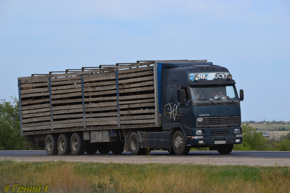 Дагестан, № М 626 СА 05 — Volvo ('1993) FH12.420; Volvo ('1993) FH12 "70 Years Edition" (Волгоградская область)