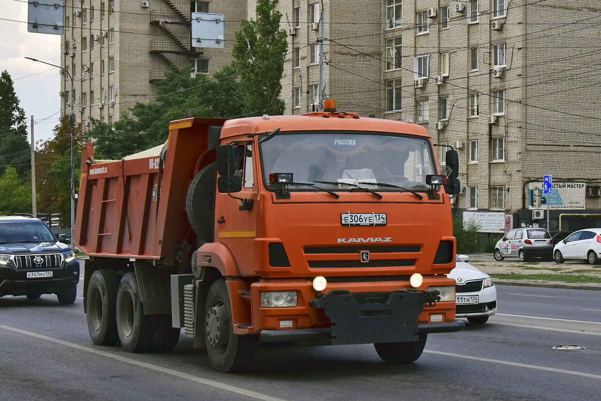 Волгоградская область, № Е 306 УЕ 134 — КамАЗ-65115 (общая модель)