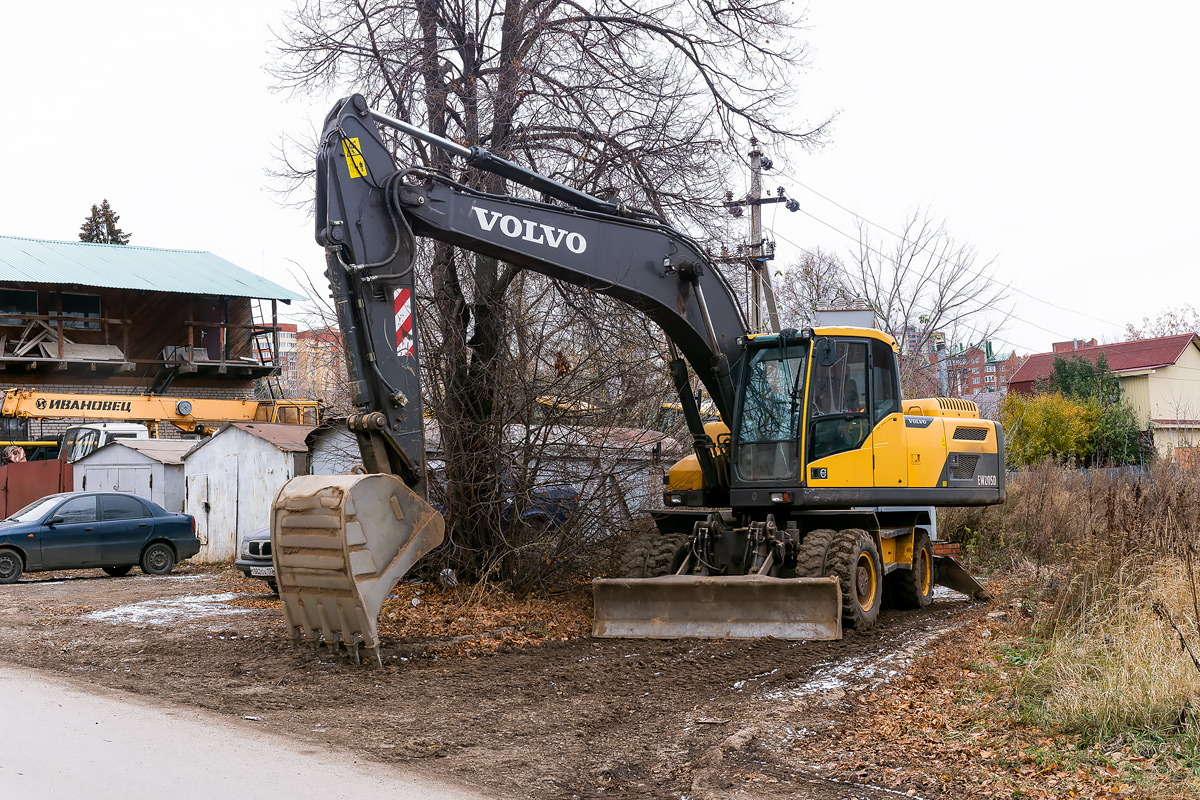 Башкортостан, № 2028 МР 02 — Volvo EW205