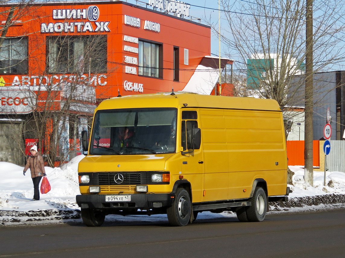 Кировская область, № В 094 ХЕ 43 — Mercedes-Benz Vario 814D