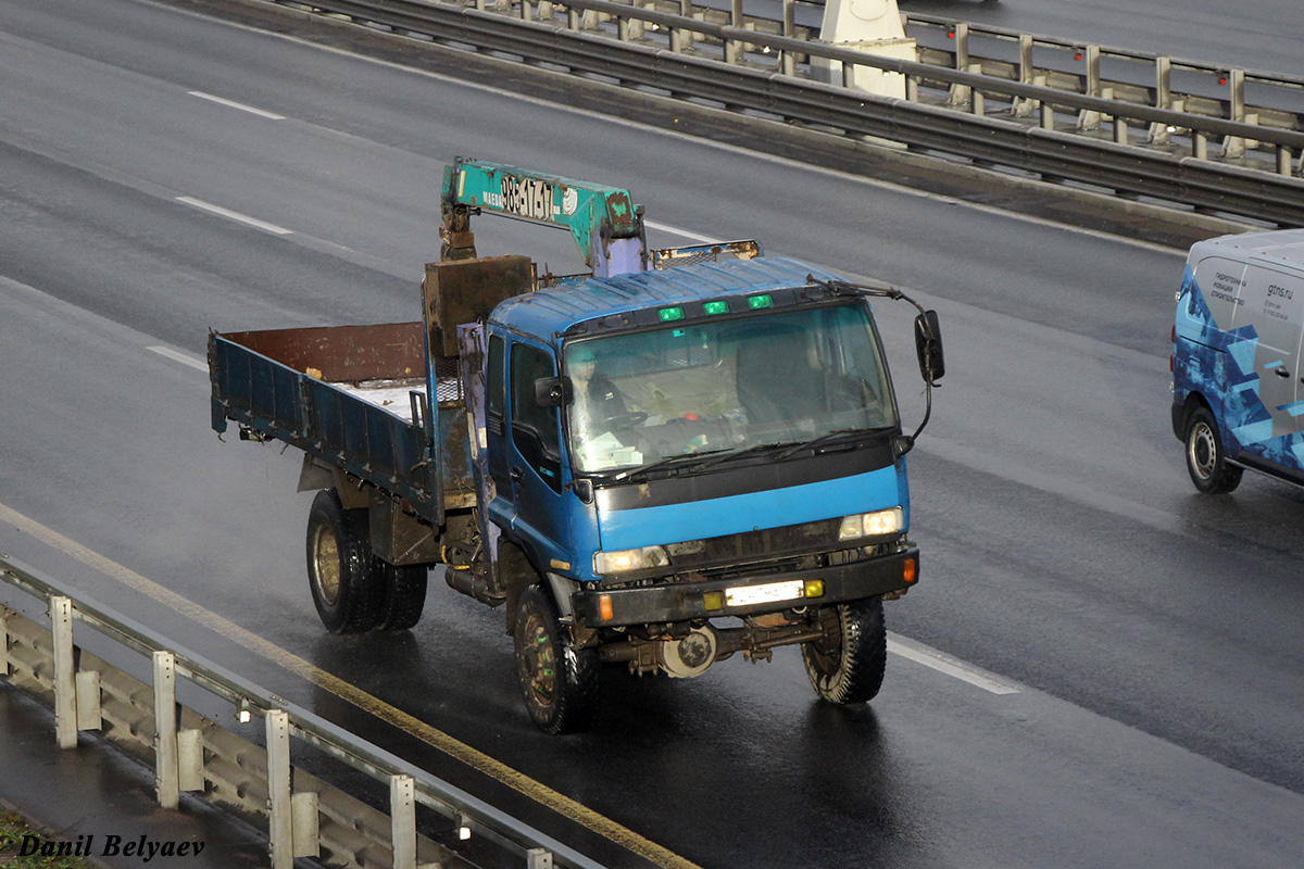 Санкт-Петербург, № Е 247 МА 178 — Isuzu Forward (общая модель)