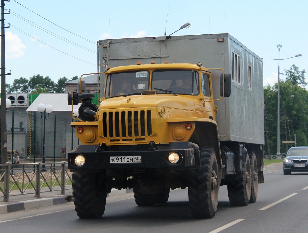 Псковская область, № К 911 ЕМ 60 — Урал-43203