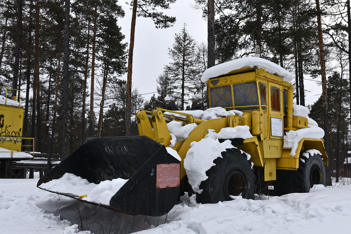 Саха (Якутия), № (14) Б/Н СТ 0005 — К-702, К-703; Саха (Якутия) — Спецтехника на постаментах; Техника на постаментах, памятники (Саха (Якутия))