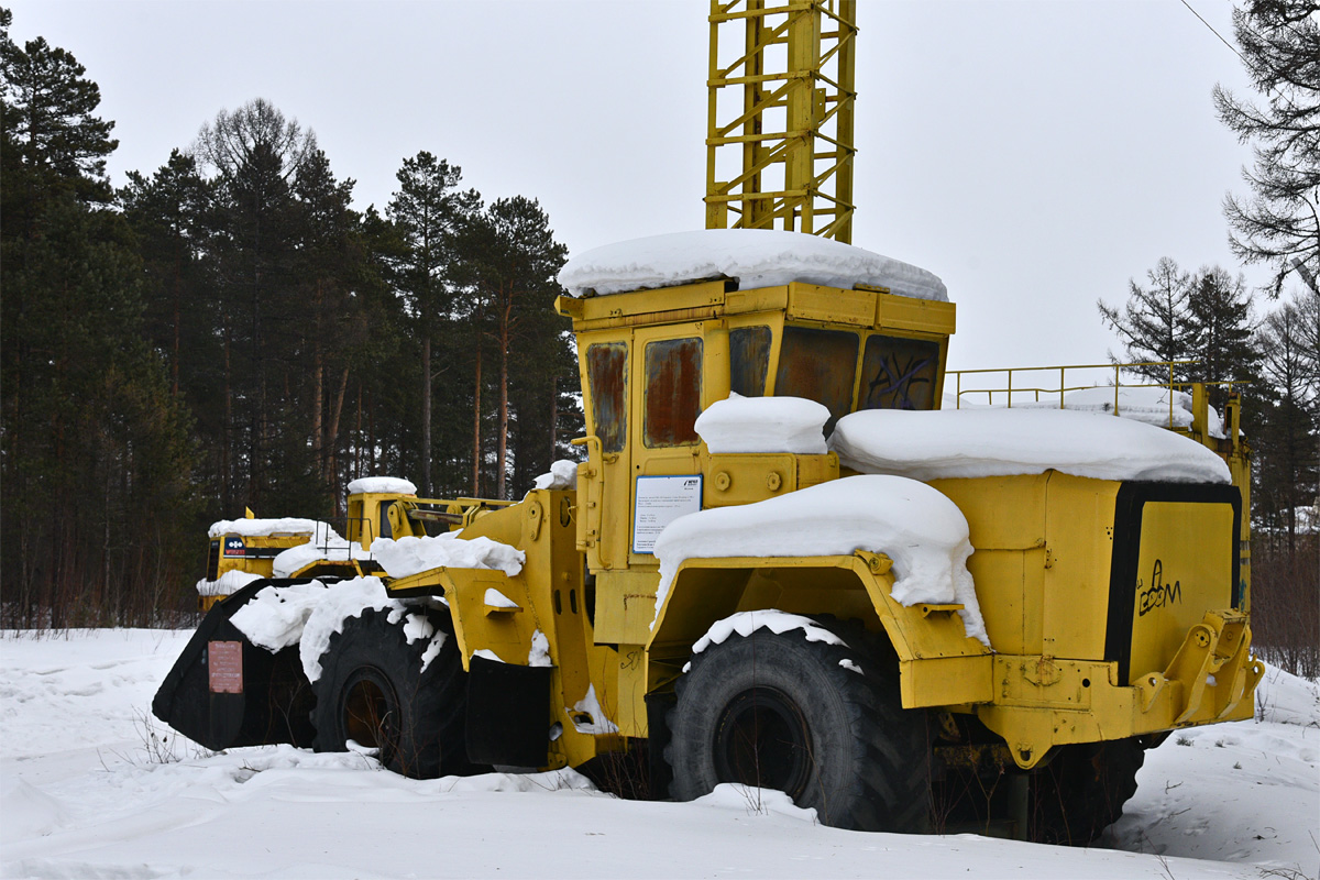 Саха (Якутия), № (14) Б/Н СТ 0005 — К-702, К-703; Саха (Якутия) — Спецтехника на постаментах; Техника на постаментах, памятники (Саха (Якутия))