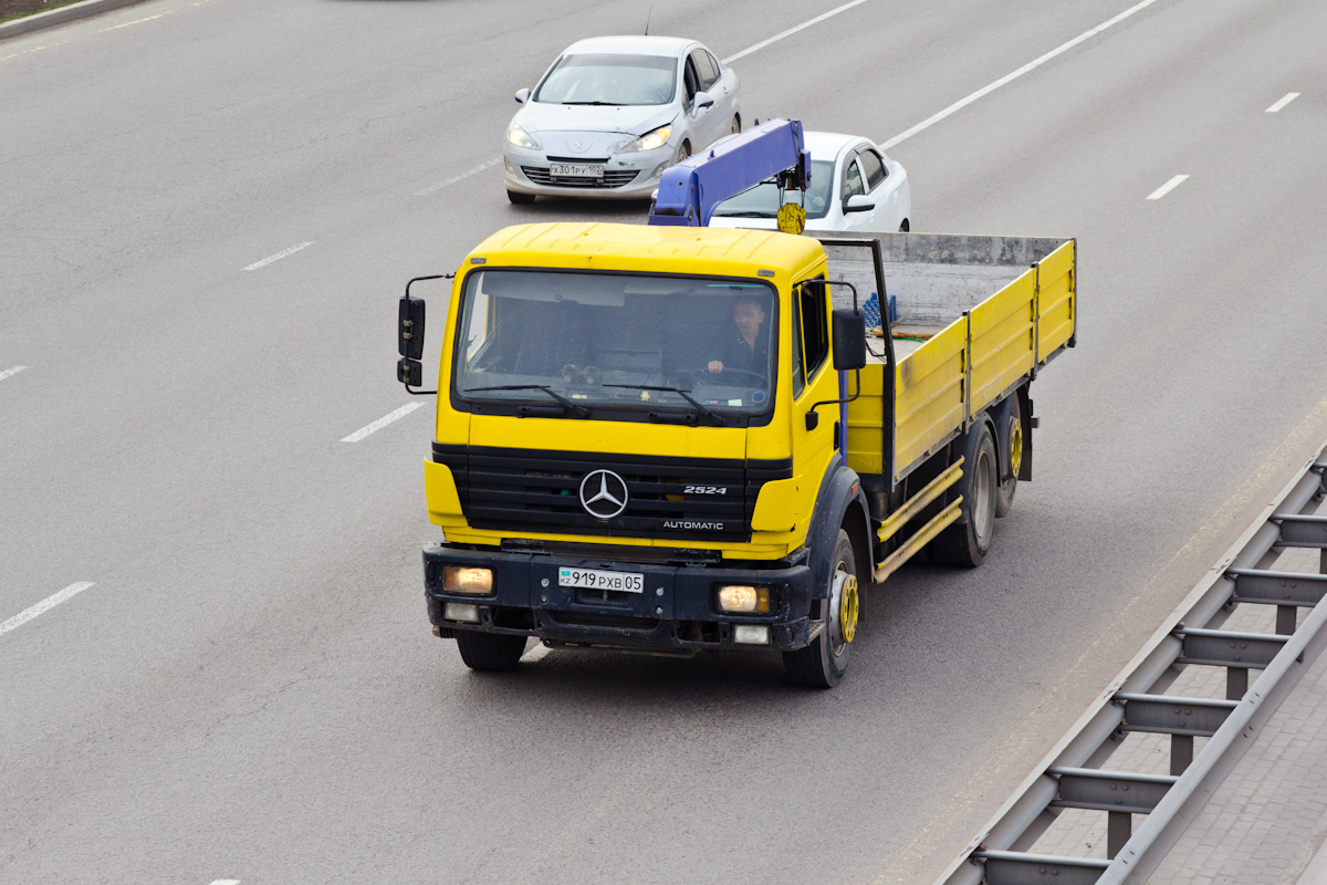 Алматинская область, № 919 PXB 05 — Mercedes-Benz SK 2524